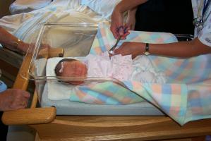 Rylan in her going home outfit having her wristband cut off